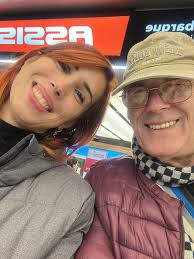 Festejando el 25 de Mayo y celebrando la vida .!! En un coqueto Apartamento  de Recoleta.! Seguramente además de mi repertorio italiano hoy cantaremos  algo folclórico Argentino cuando llegue el LOCRO .!