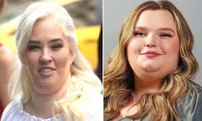 Dolly Parton 'Leaning on' Friends More Than Ever Amid Health Woes, Coping  With Carl Dean's Death