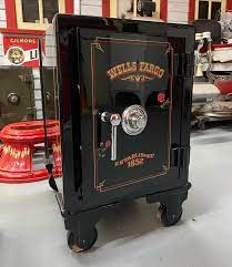 Wells Fargo Safe 6500 Original And Restored Also Comes With The Lock Combination Safe Vintagesafe Originalsafe Wellsfargo Re Antique Safe Antiques Safe