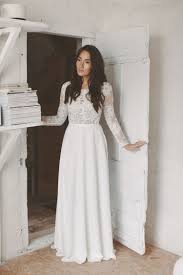 Kleine vasensträusse für die gartenhochzeit, einfach viele vershcieden kleine und große vasen dekorieren und fertig ist eine zauberhafte hochzeitsdekoration für den garten. Brautkleid Boho Vintage Ruckenausschnitt Hochzeitskleid Mit Langen Spitzenarmeln Sommerhochzeit Gartenhochzeit Scheunenh Brautmode Lace Bridal Formelle Kleider