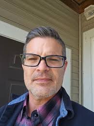 Single new to the area looking for fun dates 43 year old message me to talk