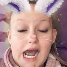 Amelia Wells (@_ameliawells)