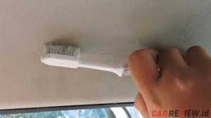 Langkah selanjutnya adalah membersihkan semua area mesin mobil dengan cairan tadi. Membersihkan Plafon Mobil Bisa Sendiri Asal Hati Hati Car Review Indonesia