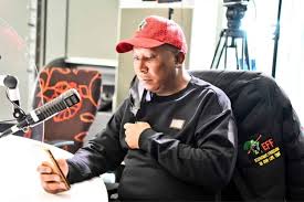 Eff leader julius malema has broken his silence on the party's former mps, who allegedly received payments from president cyril ramaphosa's cr17 campaign for the anc presidency. Malema Tells Phoenix Police To Find Indian Thugs Or Else