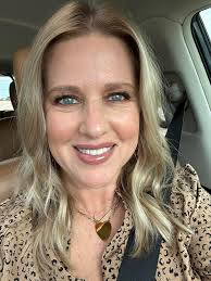 Hi, friends! Grad 🧑‍🎓 season is upon us! I still have some availability  to book vendors, or plan and/or coordinate parties 🎉 in May and June. My  100+ event vendor partners across