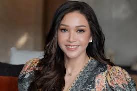 Dapat Kiriman Gaib, Jenita Janet Didatangi Pocong Wajah Gosong : Okezone  Celebrity