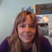 Rachael Foster's Instagram, Twitter & Facebook