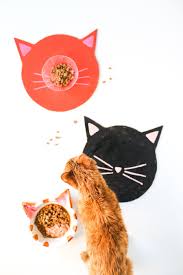 diy kitty cat placemats salty canary via thesaltycanary homemade cat toys fresh cat food dog crafts