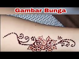Sekawan ikan mas dalam air menarikan arab dance dengan lemah lembut. Gambar Bunga Henna Simple Gambar Bunga