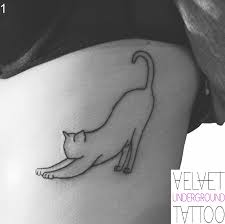 Simple Minimalistic Linework Cat Tattoo By Karen Buckley At Velvet Underground Tattoo Kucuk Dovmeler Mini Tattoos Kedi Dovmeleri