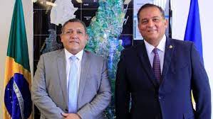 Em cerimônia restrita e plenário vazio, para evitar propagação do novo coronavírus, kassio nunes marques tomou posse como ministro do em seguida, marques leu o termo de compromisso. Kassio Nunes Marques Quem Esta Por Tras Da Indicacao Dele Ao Stf