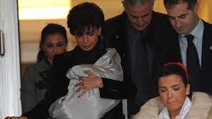 Au lycée, elle avait vite fait ses preuves et s'est distinguée des autres lycéens. Fille De Rachida Dati La Justice Reconnait La Paternite De Dominique Desseigne