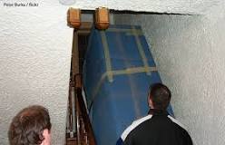 How to Move a Wardrobe Efficiently in 8 Simple Steps