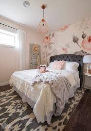 Feminine Modern Farmhouse Guest Bedroom Makeover The Diy Mommy Designs De Quarto Reforma No Quarto Decoracao Quarto Rosa