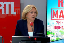 Valls Tire la Sonnette d'Alarme! Le PS Va-t-il Disparaître? 😱 - Imagen principal del artículo
