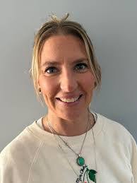 Stephanie Viers's Instagram, Twitter & Facebook