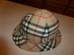 Burberry visor hat nova check vintage. Burberry Wool Bucket Hat C27e10