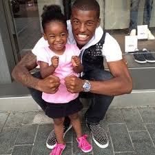 Jurgen klopp heaps praise on 'legend' gini wijnaldum and insists star 'is the architect of our gini wijnaldum is expected to leave liverpool as a free agent in the summer jurgen klopp has praised wijnaldum ahead of potentially his final match Georginio Wijnaldum With Daughter Ki Yeann Lia Elouise Fatherhood Fathers Love Soccer