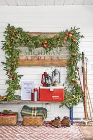 Christmas garland ideas for front door. 48 Best Christmas Garland Ideas 2020 Decorating With Holiday Garlands