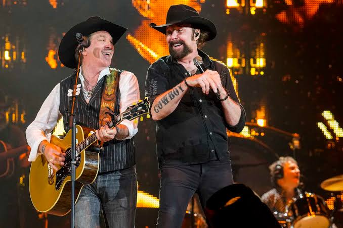 Brooks & Dunn sing 30+ years of hits at Houston Rodeo concert