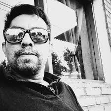 Vendo Caravan modeló 2001 7 asientos se paró y no arranco más, tiene  tarjeta y título radicada en Plottier, su consulta no molesta