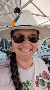 Join us! We're set up at Sorelle Farms in Mineola and it's ABSOLUTELY  BEAUTIFUL! Shop for local food, eat from local food trucks, and enjoy the  music from a local musician! We're here