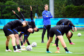 In elke nieuwsbrief ontvang je één artikel helemaal gratis. Hoe Frank De Boer De Geesten Van Zijn Spelers Rijp Maakte Voor Succes Dat Niet Kwam Nrc