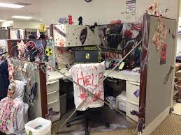 Halloween crime scene ideas diy halloween office decorations funny halloween pictures halloween cubicle house party decorations spooky decor halloween themes cubicle decorations halloween party. Fun And Spooky Halloween Office Decor Ideas