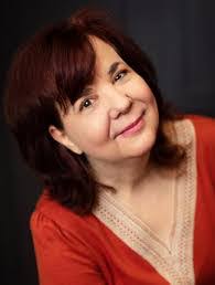 Claudine Oneill's Instagram, Twitter & Facebook