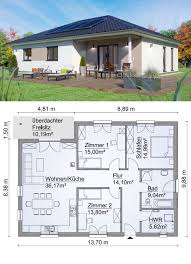 Bungalow Haus Grundriss Ebenerdig Mit Walmdach Architektur Uberdachte Terrasse 4 Zimmer 110 Qm Fertighau Fertighaus Bungalow Haus Bungalow Haus Grundriss