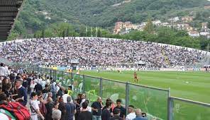 All'indomani della storica promozione in serie a, il comune della spezia interviene con una delibera da 40 mila euro per lo studio di fattibilità finalizzato all'adeguamento dello stadio comunale. La Curva Ferrovia Picture Of Stadio Alberto Picco La Spezia Tripadvisor