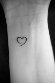 Pin By Ivone Baia On Tatu In 2020 Little Heart Tattoos Heart Tattoo Wrist Tiny Heart Tattoos