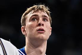 National Reporter Favors $1.9M College Basketball Player to End Cooper  Flagg's Fairy Tale