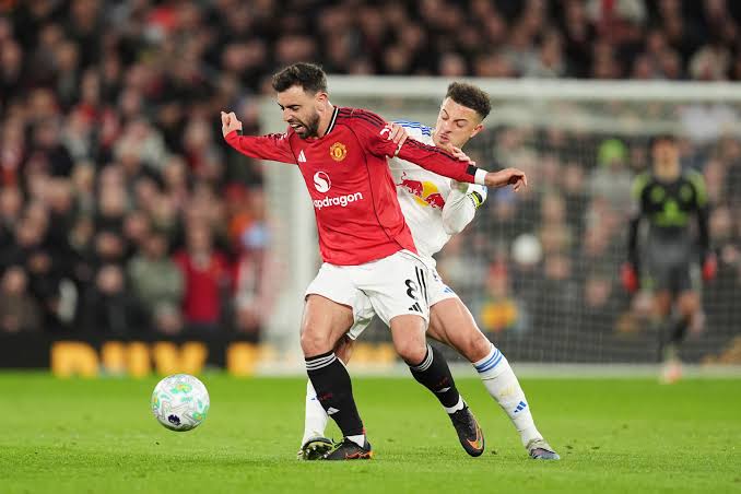 Bruno Fernandes: Man Utd focus on Champions League spot after painful Leeds  loss | The Independent