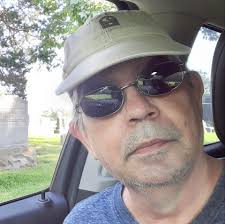 Are there any antique radio restorers in this area?