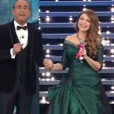 Accanto ai conduttori francesca fialdini e gigi & ross, la giuria composta da lino banfi, simone montedoro, caterina balivo e cristina d'avena (video). Cristina D Avena Io Al 60 Zecchino D Oro Spero Che Carlo Conti Mi Chiami Cristina D Avena