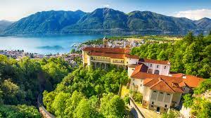 Locarno è una piccola città situata sulle rive di lago magiore in svizzera, circondata dalle palme, platani e travel blog: Locarno Sehenswurdigkeiten Am Lagp Maggiore