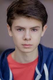 Luke Dean's Instagram, Twitter & Facebook