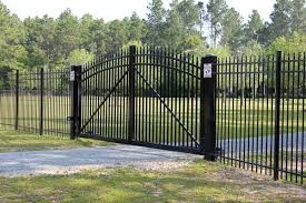 We do that by proving outstanding service and high quality work. Seegars Fence Company Columbia Privacy Chain Link Fence Installation