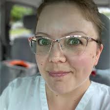 Angela Muntz's Instagram, Twitter & Facebook