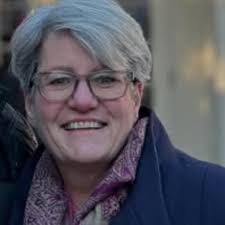 Publix is proud to share associate stories during Black History Month!  Throughout the month, we will hear from associates and learn about their  career journeys and how they stayed motivated to achieve