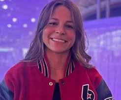 Anna Frey's Instagram, Twitter & Facebook