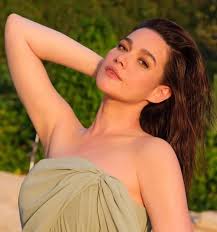 Speculation swirls about Bea Alonzo and Dominic Roque's wedding