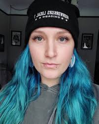 Kerri Grimm's Instagram, Twitter & Facebook