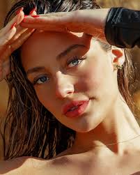 Hello everyone! My name is Danielle Corrao, and I'm a 23-year-old model and  content creator based