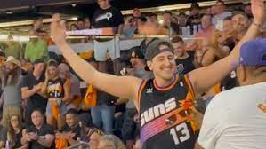 Now, suns superstar devin booker is searching for a fan who went viral during a fight in the. Coacbu6mev8aem