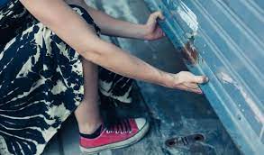 It is responsible for supporting and lifting the heavy weight of the door, making it opening a 300 pound door is a difficult and dangerous task for a single person. How To Open A Garage Door With A Broken Spring Safety Tips
