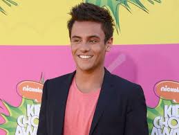 Tom daley (left) with husband dustin lance black in december 2018. O Yodg63zazqom