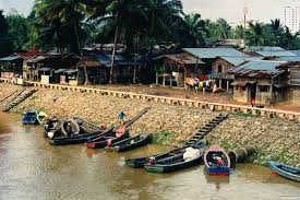 Paras air sungai golok melepasi tahap amaran susulan menerima taburan hujan yang tinggi sejak dua hari lalu. Sungai Golok A Photo From Kelantan West Trekearth