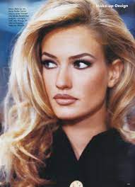 19 Throwback Beauty Products That Will Help You Relive The 90s 90s Makeup Look Supermodel Makeup Makeup Looks